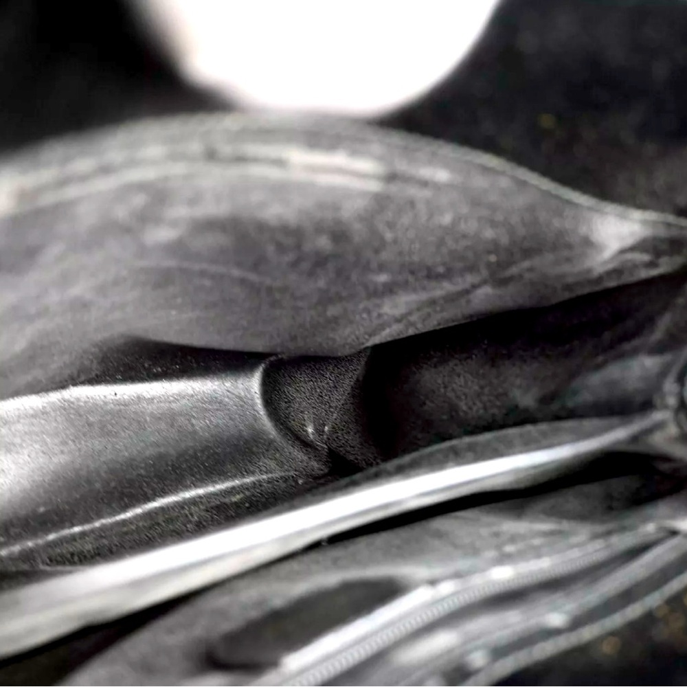 GUCCI Logo Tote Hand Bag  Leather Black Gold Made In Italy Vintage 💕💕 - Picture 8 of 12